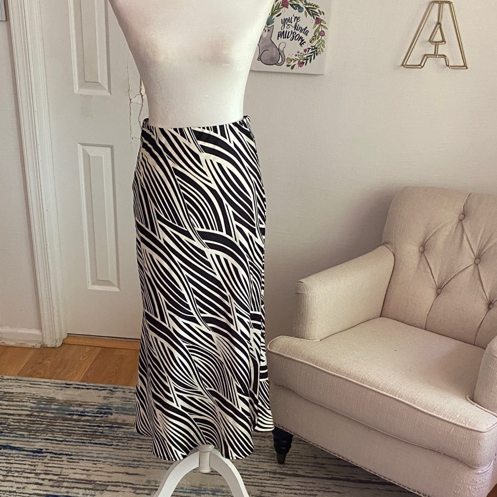 Gilli Black and White Abstract Midi Skirt